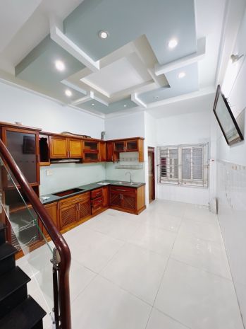Nhà bán ngay trung tâm q4- đường hoàng diệu- thông tôn đản 6683397