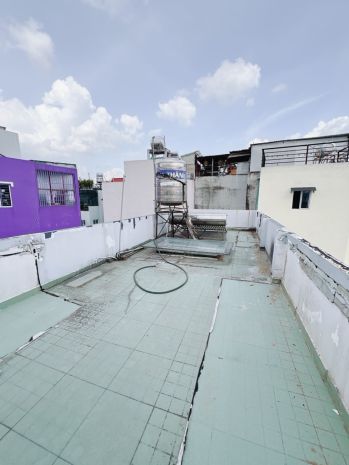 Nhà bán ngay trung tâm q4- đường hoàng diệu- thông tôn đản 6683399