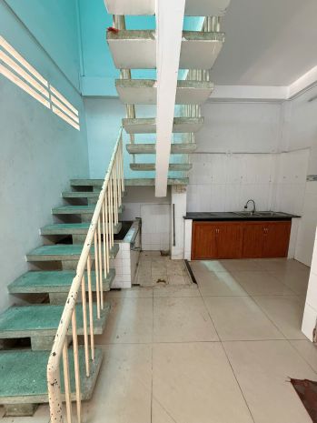 Cho thuê nnc 3 tầng mt đường tùng thiện vương p11. q8. giá 6683694