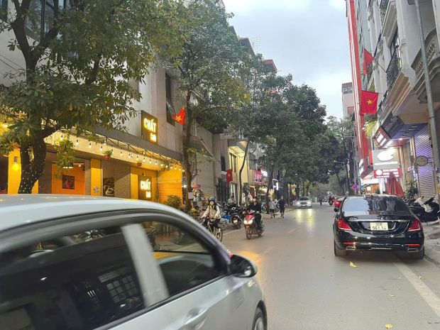 Bán nhà mặt phố hoàng văn thái kinh doanh sầm uất - 73m giá 6684237