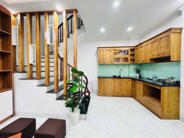 Nhà đẹp  ngõ 175 lạc long quân  5 tầng nội thất xịn  gần 6687022