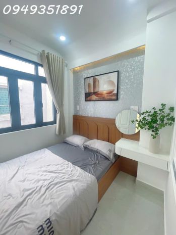 Nhà đẹp trung tâm phú nhuận  hoàng văn thụ  3 tầng 6687696