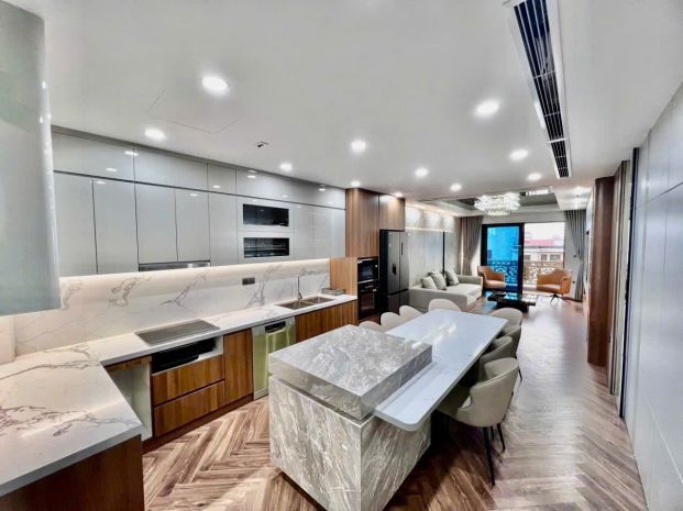 Mặt phố nguyễn văn cừ  7 tầng thang máy  2 mặt thoáng 6688328
