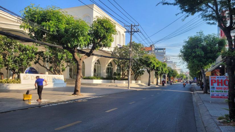 Nhà đẹp 6 tầng mặt tiền kinh doanh sầm uấ đường nguyễn văn 6688766