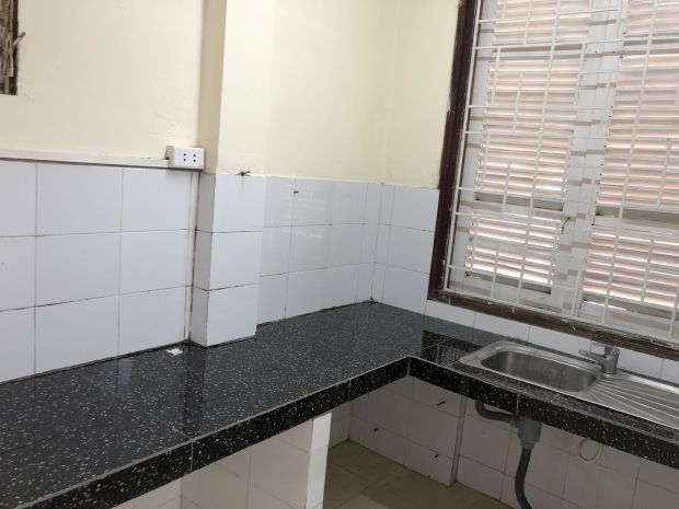 Cho thuê căn hộ tập thể đh thủy lơi 6690057