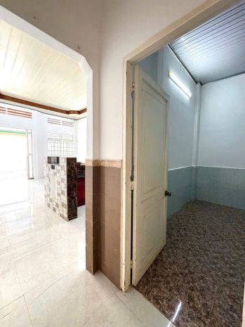 Cần bán nhà mặt tiền 372 trần phú, giá 3tỷ350tr, vị trí 6690108