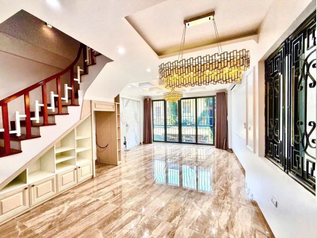 Bán nhà 5 tầng mới đẹp  ô tô vào nhà  bồ đề, long biên 6690152