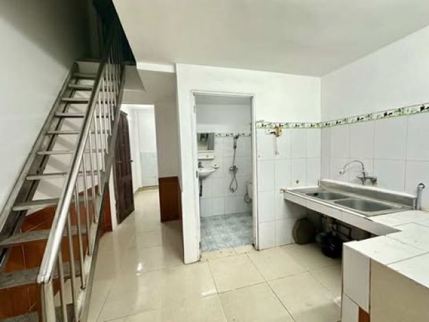 Mặt ngõ rộng, cách mặt phố đại cát 30m, bãi ô tô xung quanh 6697828