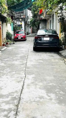 Hiếm. dương văn bé  3 tầng  40m2  ngõ 3 gác, nông,  20m ra 6701462
