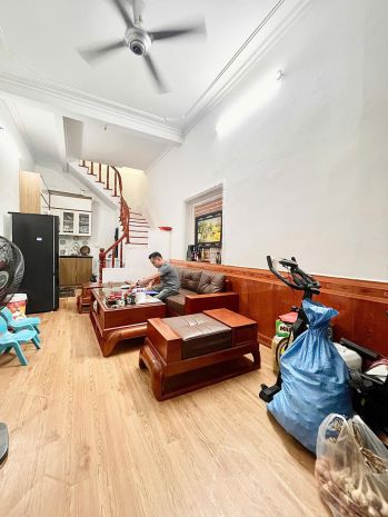 Hiếm. dương văn bé  3 tầng  40m2  ngõ 3 gác, nông,  20m ra 6701463