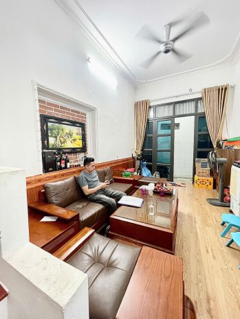 Hiếm. dương văn bé  3 tầng  40m2  ngõ 3 gác, nông,  20m ra 6701464