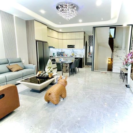 Mặt tiền trục chính quận 4- khánh hội- ngang hơn 5m cao 5 6702509