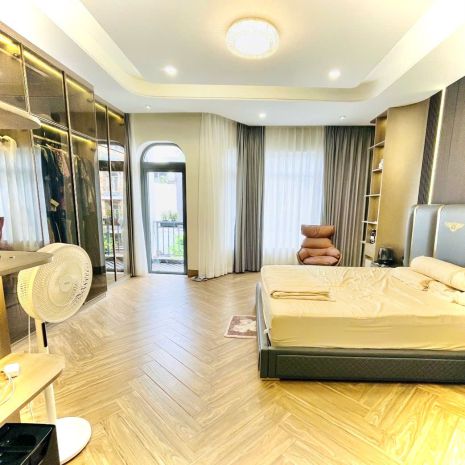 Mặt tiền trục chính quận 4- khánh hội- ngang hơn 5m cao 5 6702511