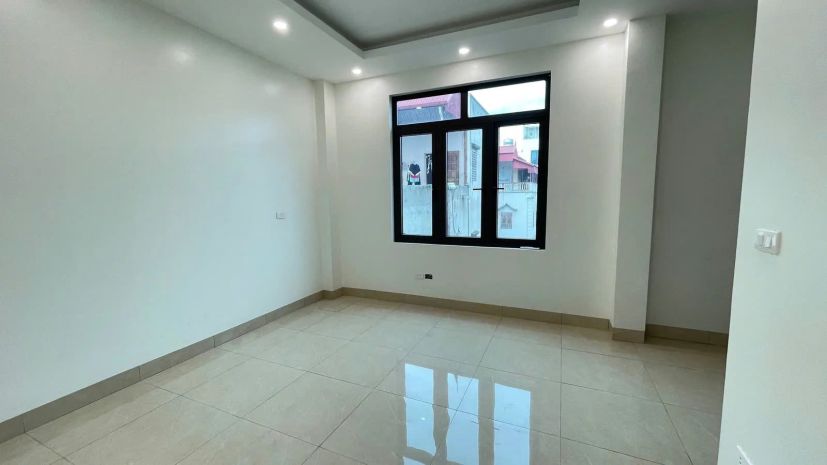 Nhà mới full nội thất phố hoa lâm 31m2 x 5 tầng mặt tiền 6703846