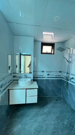 Nhà mới full nội thất phố hoa lâm 31m2 x 5 tầng mặt tiền 6703847