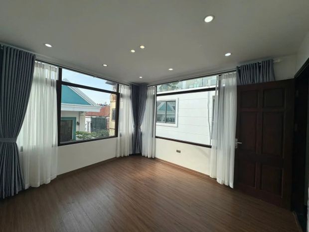 Nhà mới- đẹp ô tô vào nhà đức giang 47m2 x 4 tầng mặt tiền 6703981