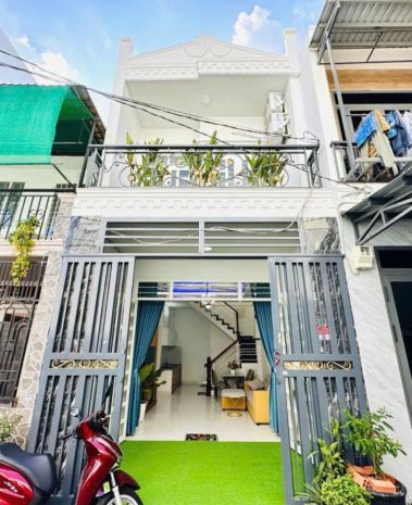 Nhà nở hậu 2 tầng hẻm xe tải dtsd 70m2  lê văn khương q12 6704580