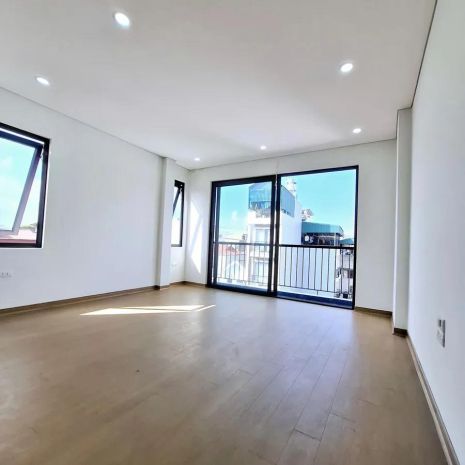 Hiếm. nhà lô góc phố sài đồng 40m2, 6t thang máy. mt 4.5m, 6705272