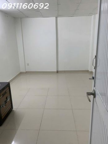 Chính chủ bán hxh số 4 cư xá đô thành, p:4, q.3. dt: 3.6 x 6706423