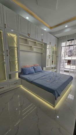 Sát mặt tiền trung tâm q7

 dường xe hơi cách nhà vài 6706520