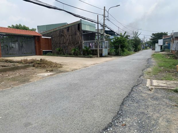 Bán đất 700m2, 300m2 đất nông nghiệp nằm mặt tiền phạm văn 6708785