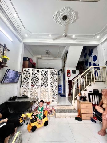 Nhà 3 tầng full nội thất cách mạng tháng 8, tân bình 6708814
