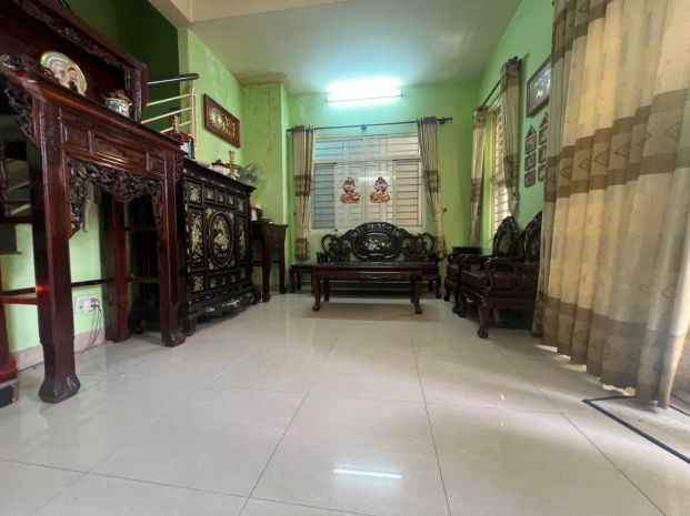 Mặt tiền cách 15 m
ngang 5.3 x12.5
đúc 4 tấm có 69 triệu 6709498