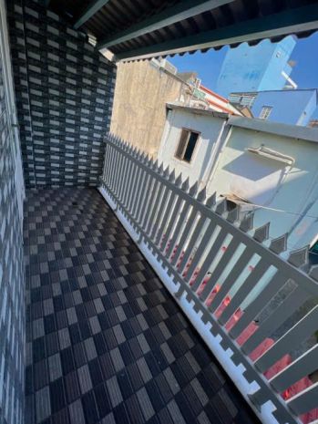 Sát mặt tiền trung tâm q4 
ngang 4.5 x16 m
nhà đúc bê 6709505