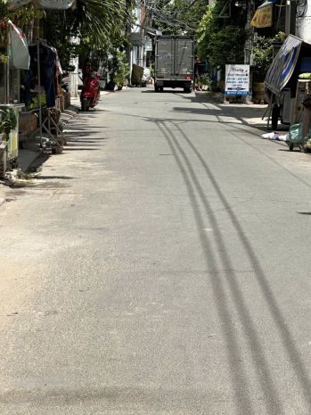 Bom tấn 24trm2 lô đất khủng gần chợ lê văn quới hẻm xe tải 6710421