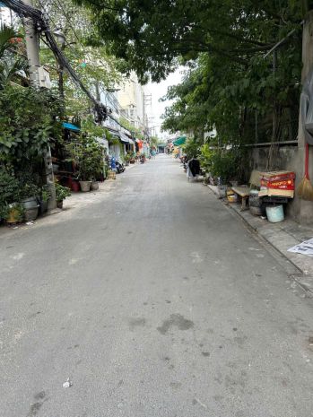 Bom tấn 24trm2 lô đất khủng gần chợ lê văn quới hẻm xe tải 6710422