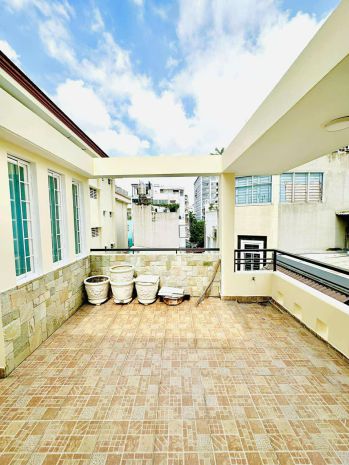 6 tỷ nhỉnh: nhà quận 10 - ngay bệnh viện 115 - xe hơi trong 6711636