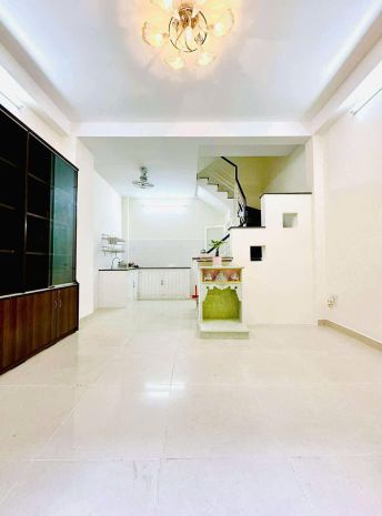 6 tỷ nhỉnh: nhà quận 10 - ngay bệnh viện 115 - xe hơi trong 6711637