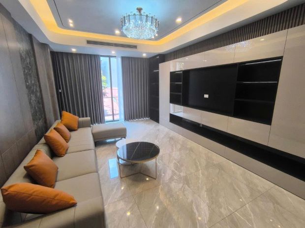 Bán nhà bồ đề 60m mt4m 5 tầng thang máy gara ô tô giá 18.8 6712605