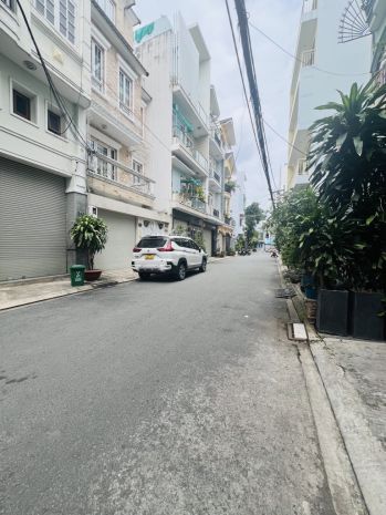 Bán nhà  dãy trọ 100m²   đường c1, tân bình  gần etown 6713593
