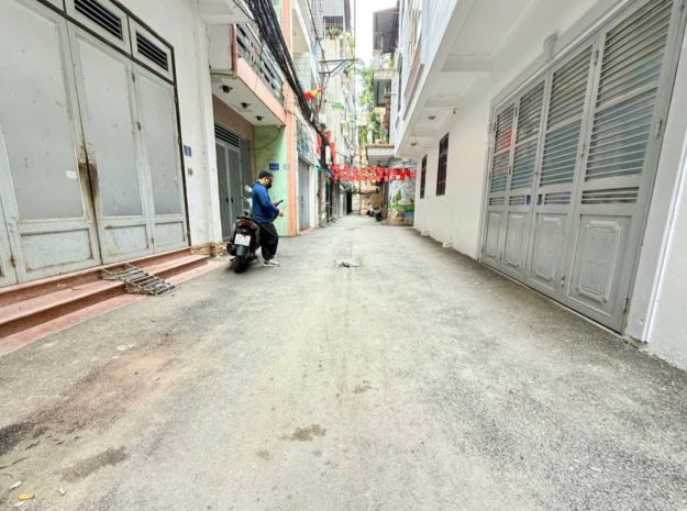 Phố nguyễn khánh toàn, nhà đẹp phân lô, 2 thoáng, ô tô đỗ 6713908
