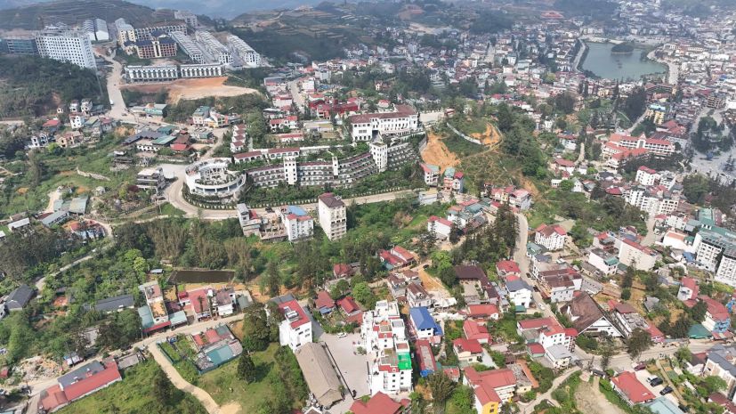 Bán liền kề tại trung tâm tx sa pa, cách sun palaza 900m sổ 6714008