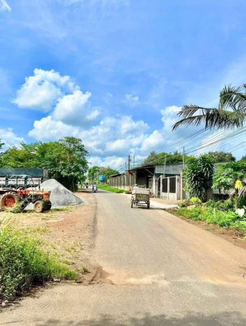 Bán gấp lô đất giá chỉ 190 triệu  mặt tiền 8m, gần kcn 6714545