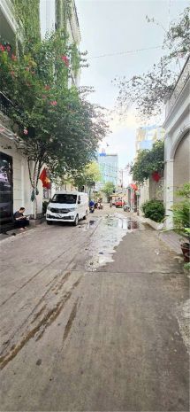 Nhà 2 mặt tiền hẻm xe hơi  nguyễn văn quá, q12  ngang 6715121