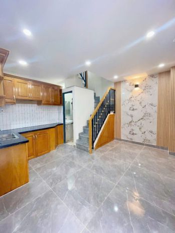 Cách mặt tiền bến vân đồn 15m  xe hơi 
ngang 4 diện tích 6716267