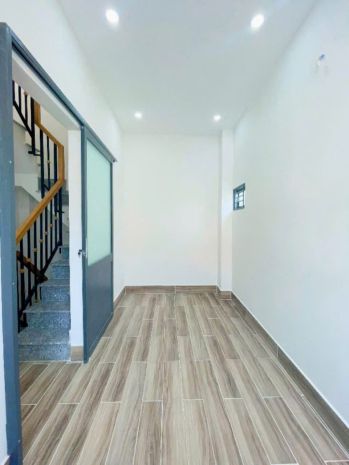 Cách mặt tiền bến vân đồn 15m  xe hơi 
ngang 4 diện tích 6716271