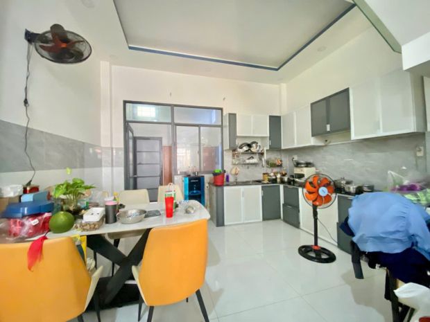 Bình tân, gần mặt tiền, kế chợ, hẻm ô tôthông, nhà 3 tầng 6716583