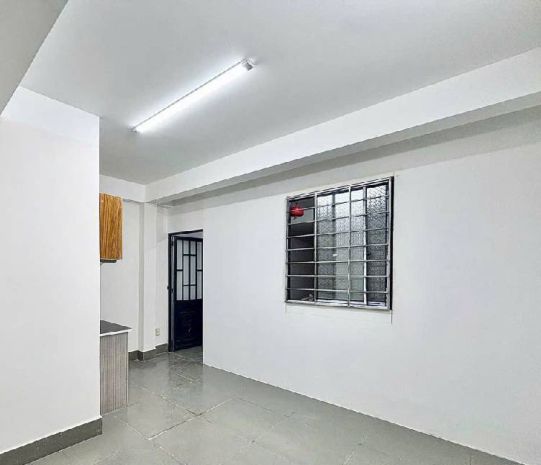 Bán nhà chdv bến bình đông 5x18 xây 5 tầng mớ 36 tr tháng 6716983