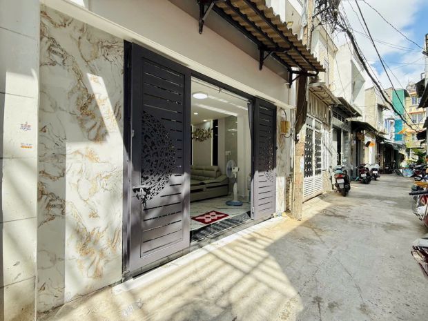Nhà đúc 2 tầng  view sân bay  chỉ 4.25 tỷ 6723906