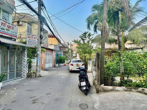 Nhà 4 tầng căn góc 2 mặt tiền  44m2, hẻm xe hơi đậu cửa. 6724217