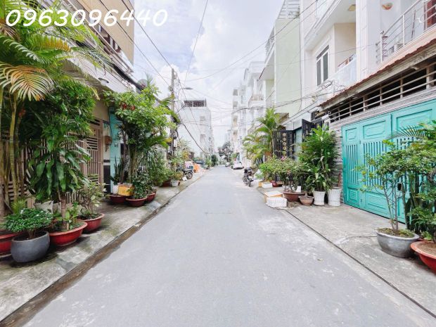 Bán nhà 2 tầng 80m² đường huỳnh tấn phát, quận 7  giá 8.9 6724741