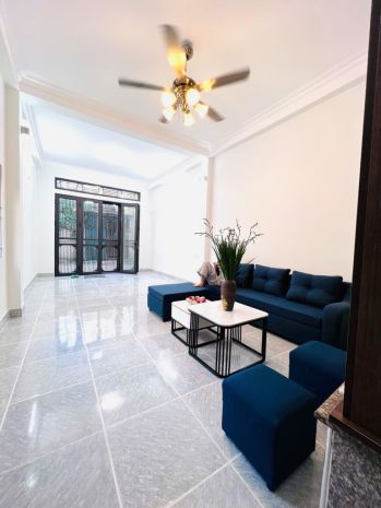 Bán nhà đức giang 40m x 4t, lô góc, oto đỗ cửa. lh 6724775