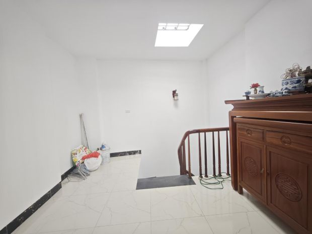 Lô góc- ô tô đỗ cổng- gần trường đại học fpt trịnh văn bô 6725807