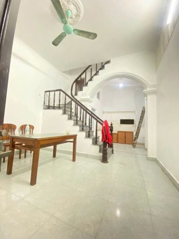 Cho thuê nhà nguyên căn 576 trương định, 40m2 x 3 tầng, 3 6726261