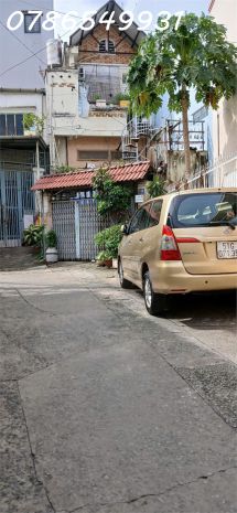 Bán nhà 2 tầng 60m2 sát vincom lê văn việt nhỉnh 3 tỷ 6728785
