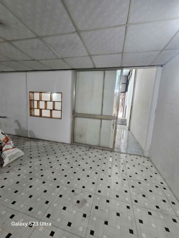 Bán nhà 2 tầng tân đông hiệp,shr đường 2 xe hơi,giá rẻ,gần 6728927